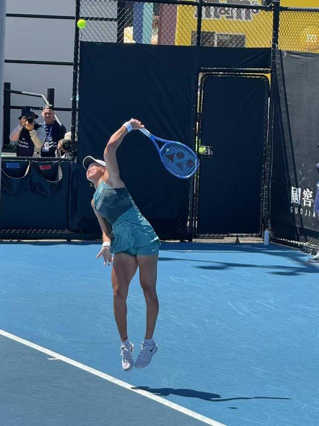 <strong>王曦雨2比0格拉布赫尔</strong>